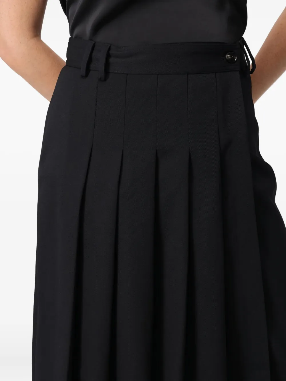 Liviana Conti Pleated Belt Long Skirt In Black