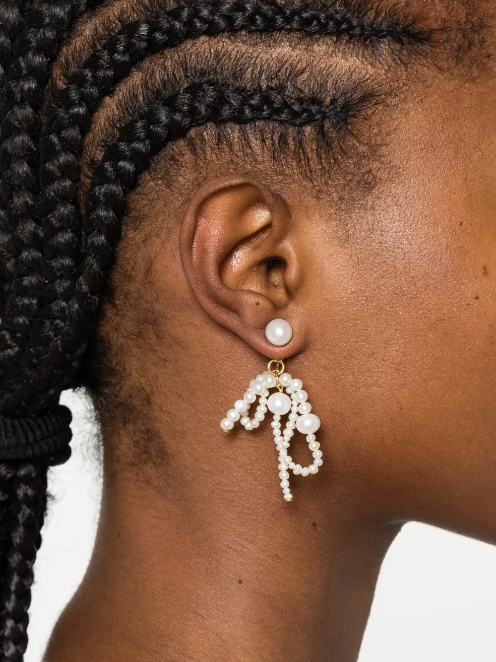 Completedworks Pearl drop earrings - Goud