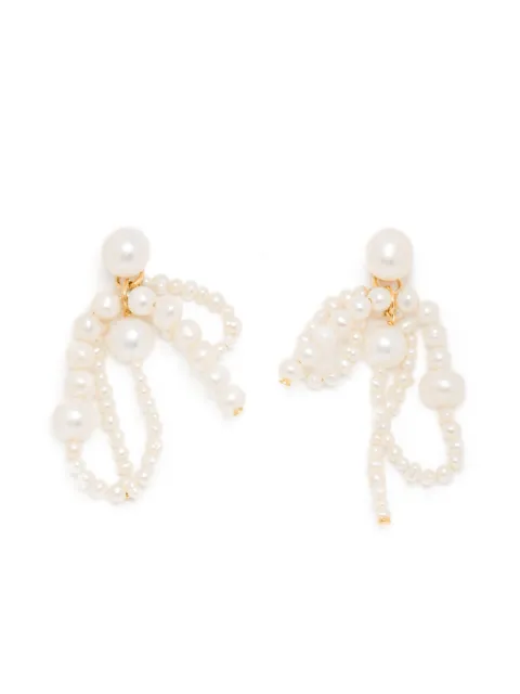 Completedworks aretes con dije de perla