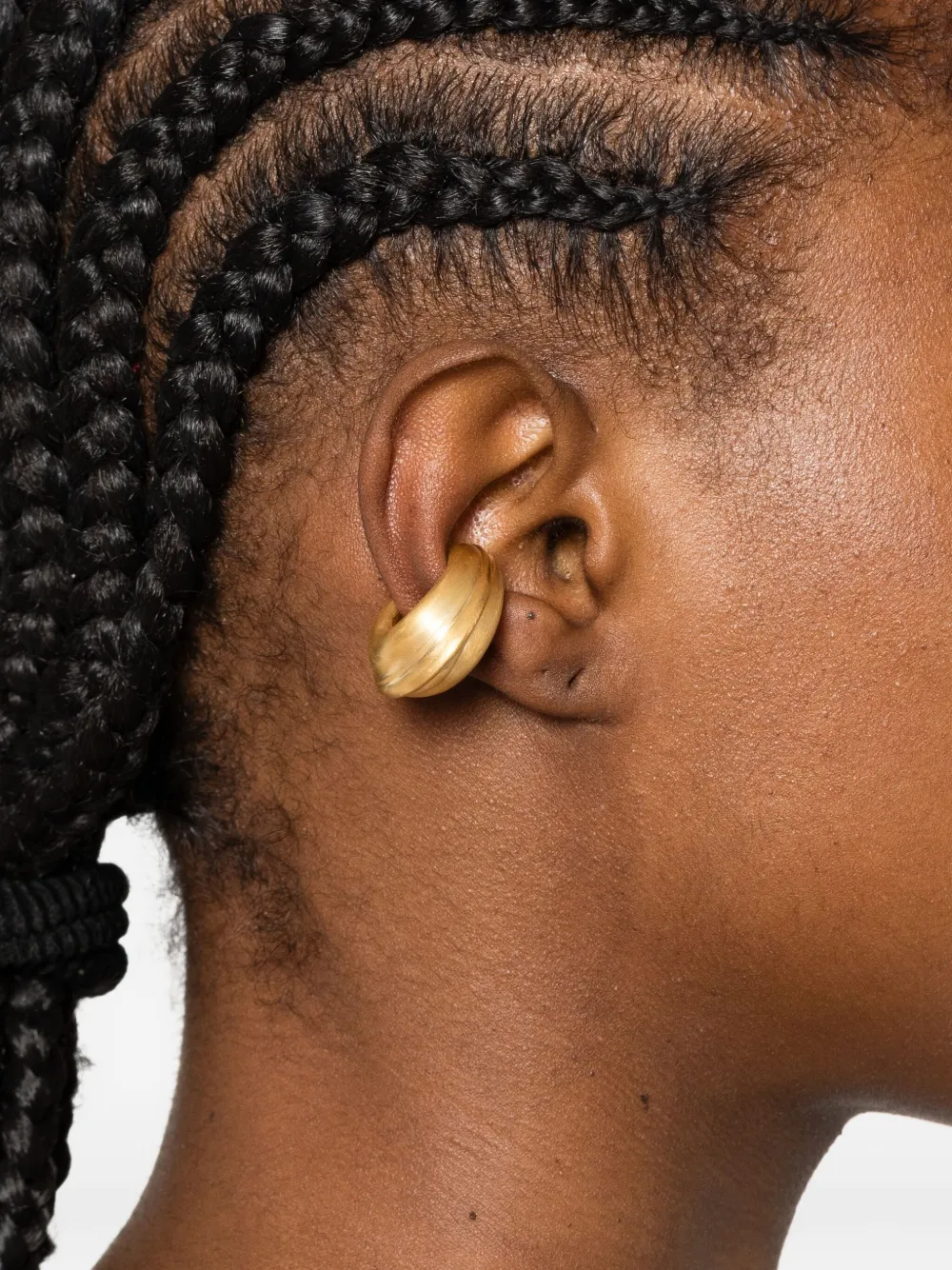 Completedworks riveting ear cuff - Goud