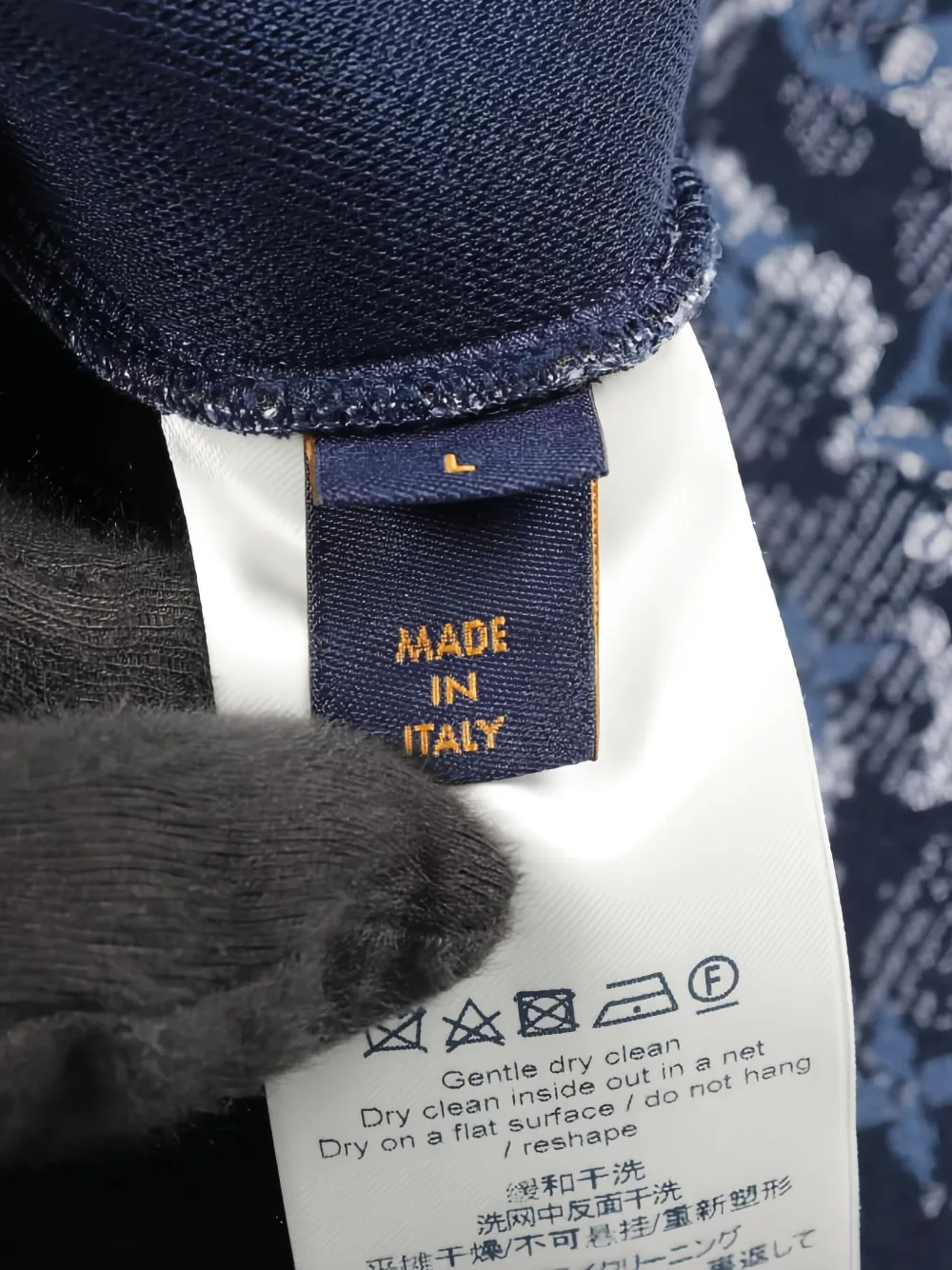 Pre-owned Louis Vuitton 2010s Tapestry Monogram Sweatshirt In Blue