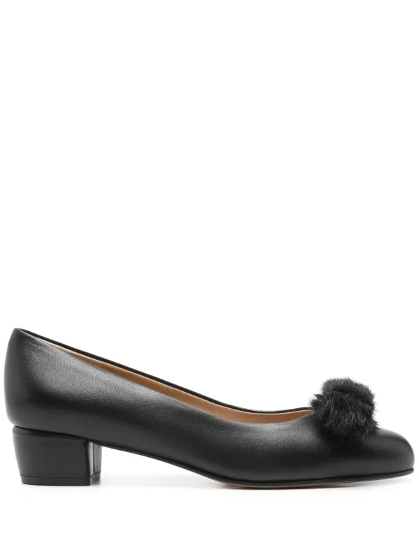Ferragamo ブラックリボンヒール Ferragamo ヴァラ ブロックヒール パンプス | ブラック | FARFETCH JP