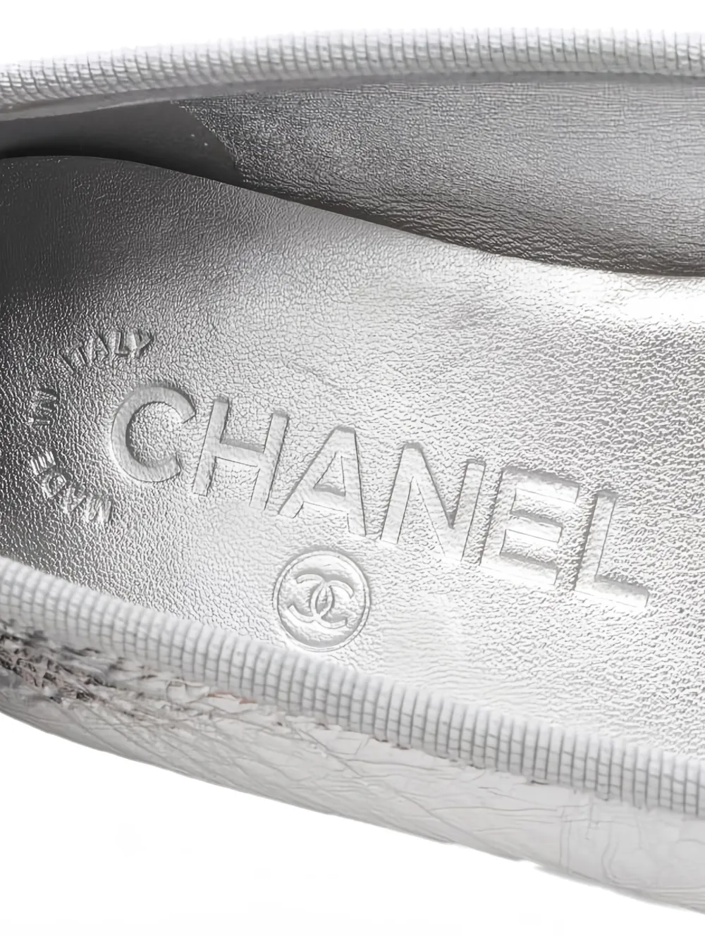 Pre-owned Chanel Leather Ballet Flats In Silver