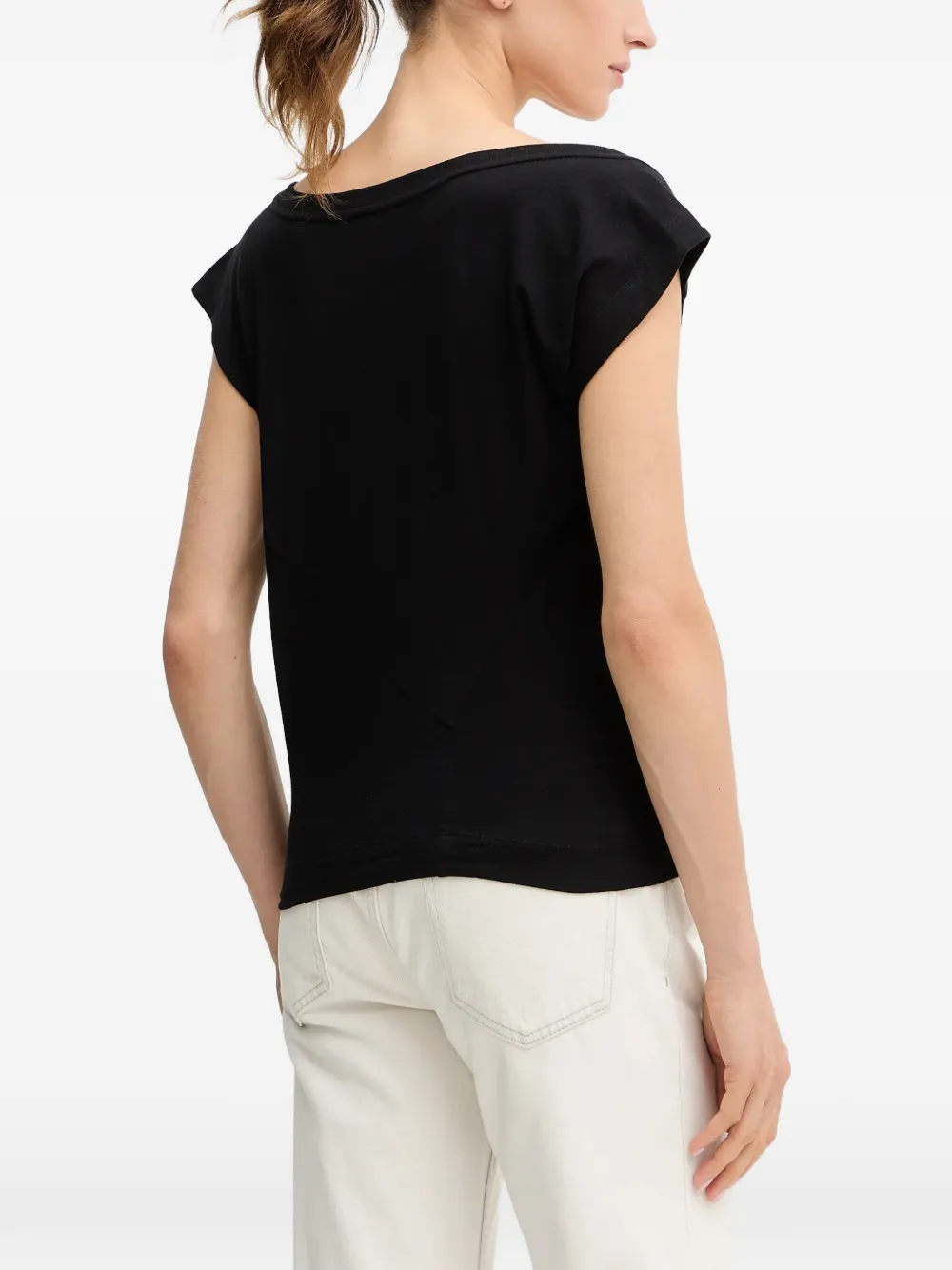 off-shoulder T-Shirt