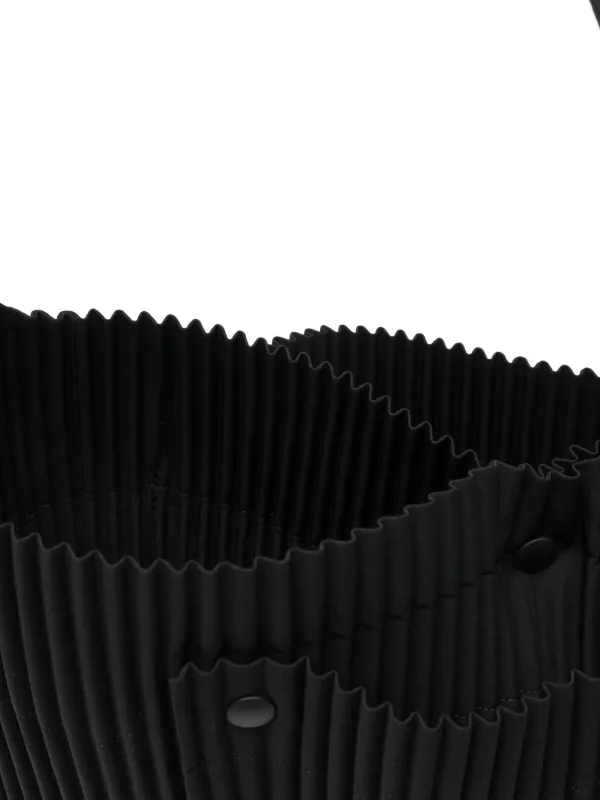 Homme Plissé Issey Miyake Pleated Tote Bag | Black | FARFETCH