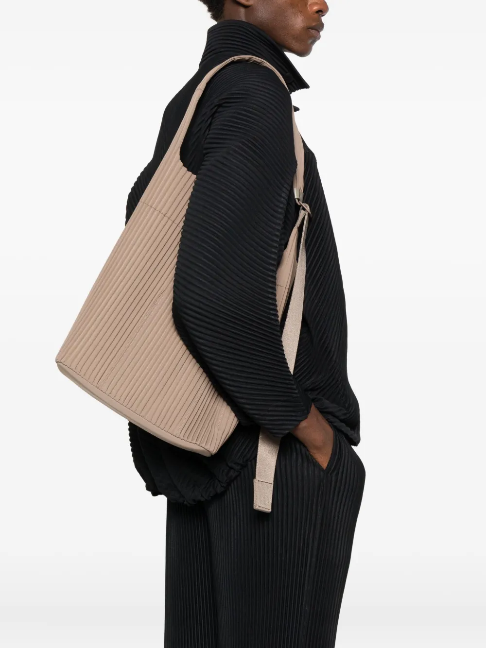 Homme Plissé Issey Miyake tote utility plisada | Image 2