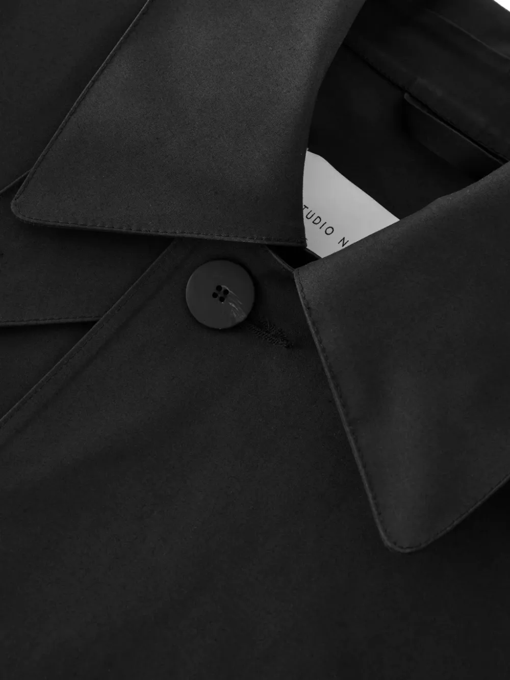 Studio Nicholson x Mackintosh Teviot jas met knopen Zwart
