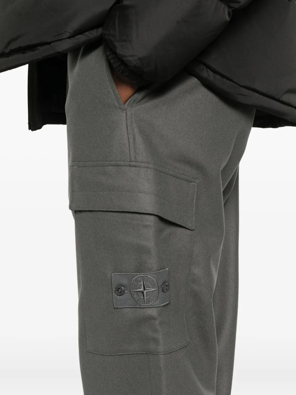 Stone Island Cargo broek met logopatch Grijs