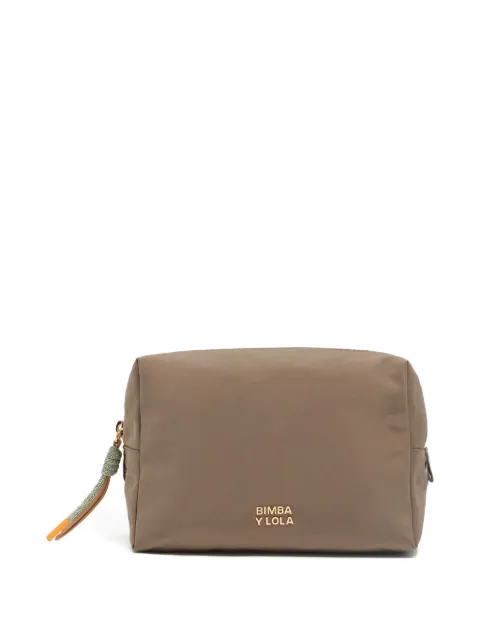 Bimba y Lola cosmetiquera con detalle del logo y cierre