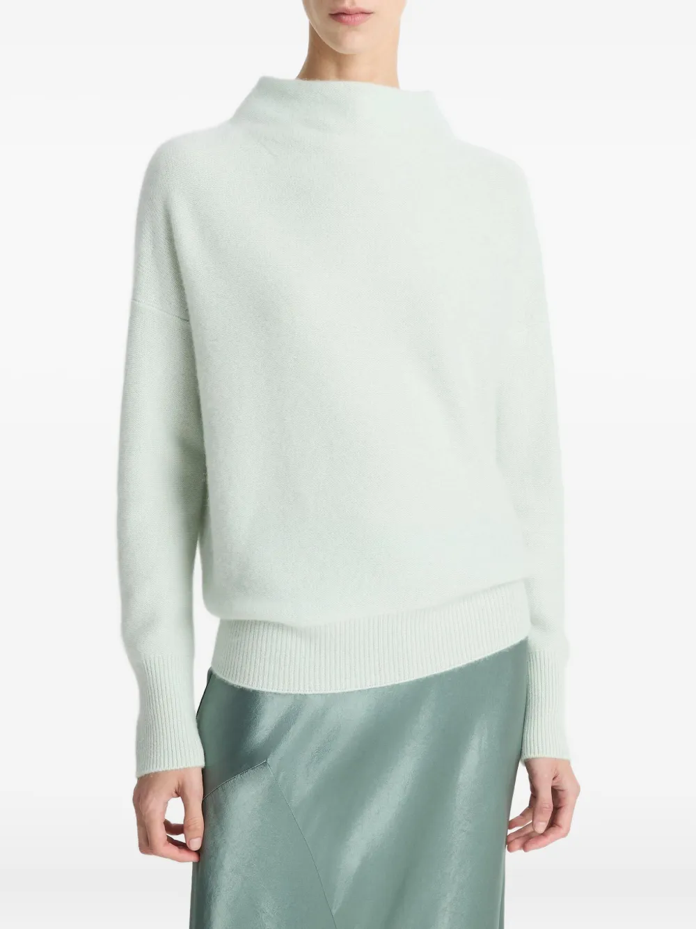 Vince Cashmere Sweater In Green