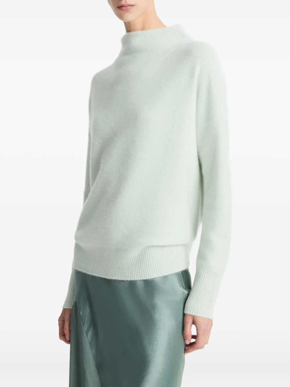 Vince Cashmere Sweater In Green