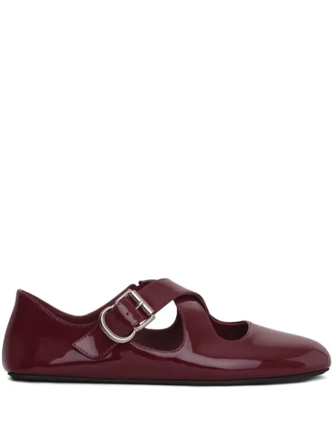 Alaïa flats con correa y hebilla