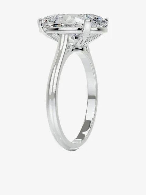 Tilla oval diamond solitaire ring