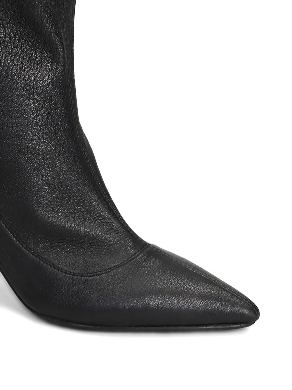 L Arianna Enkellaarzen met puntige neus en hak Zwart