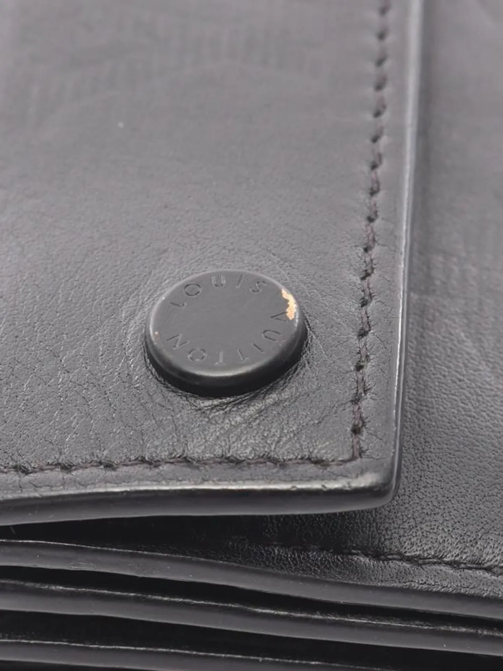 Pre-owned Louis Vuitton Discovery Wallet In Black