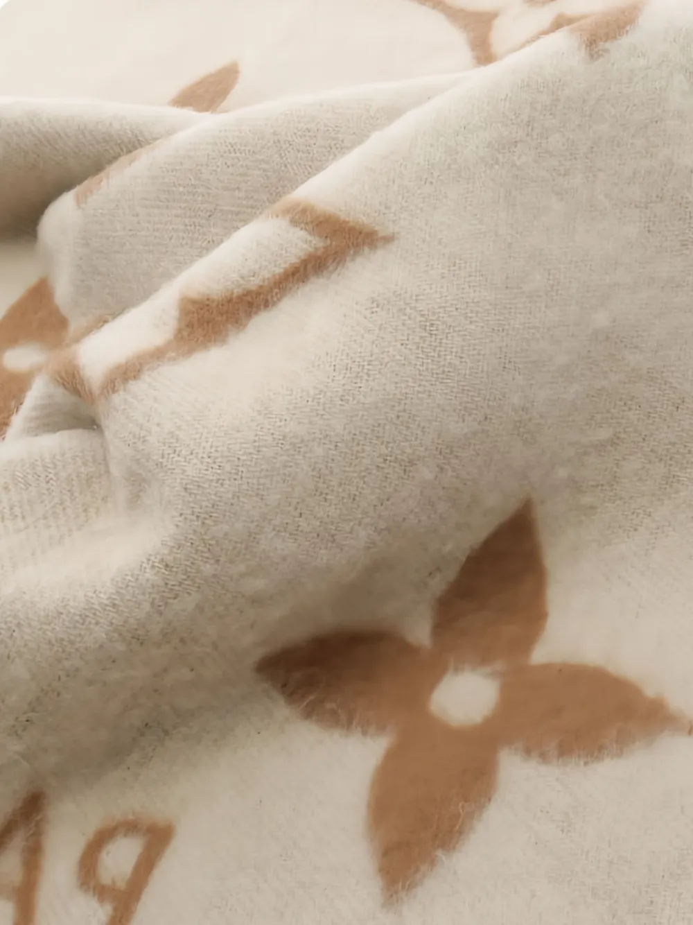 Pre-owned Louis Vuitton Reykjavik Fringed Scarf In Brown