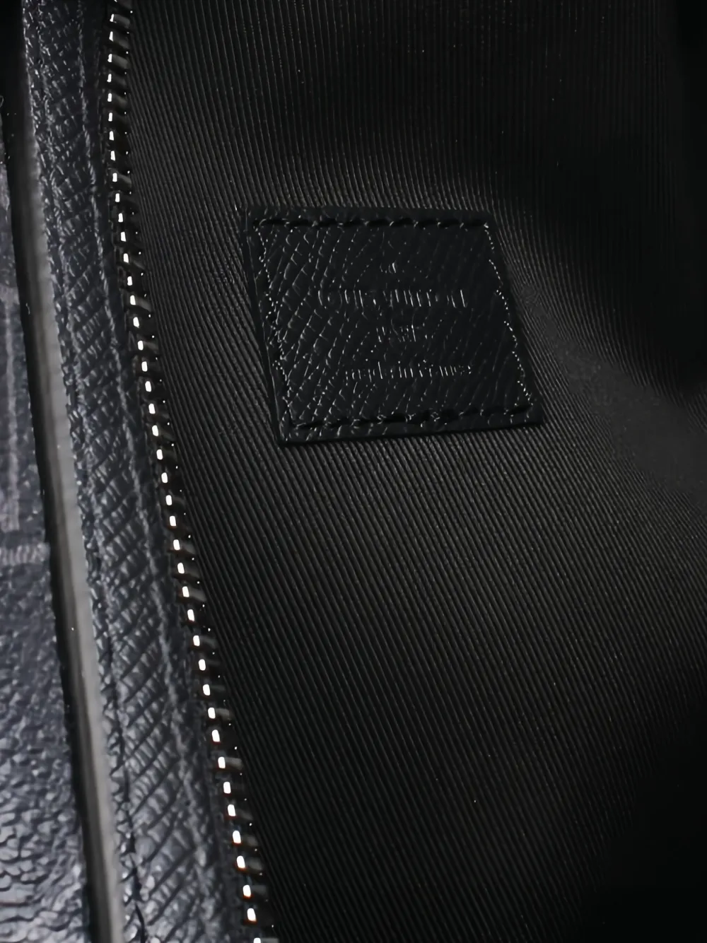 Pre-owned Louis Vuitton Duo Messenger Bag In Black
