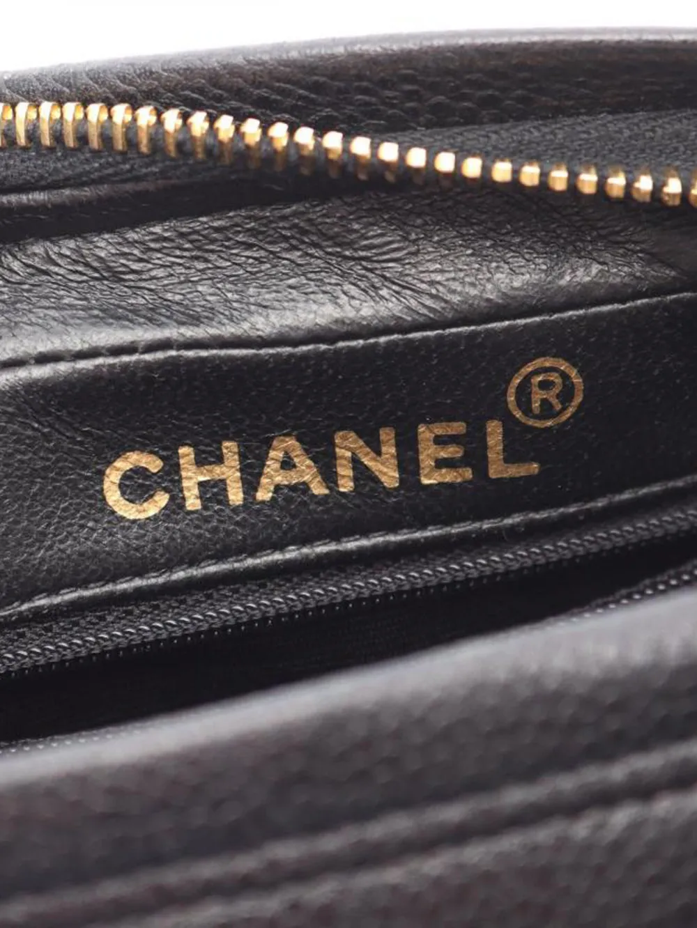 Pre-owned Chanel 1994-1996 Cc-logo Caviar-skin Cross Body Bag In Black