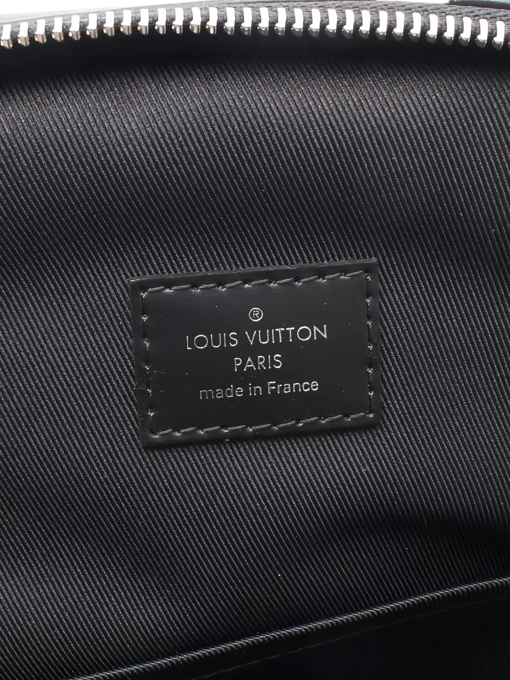 Pre-owned Louis Vuitton Avenue Crossbody Bag In Black