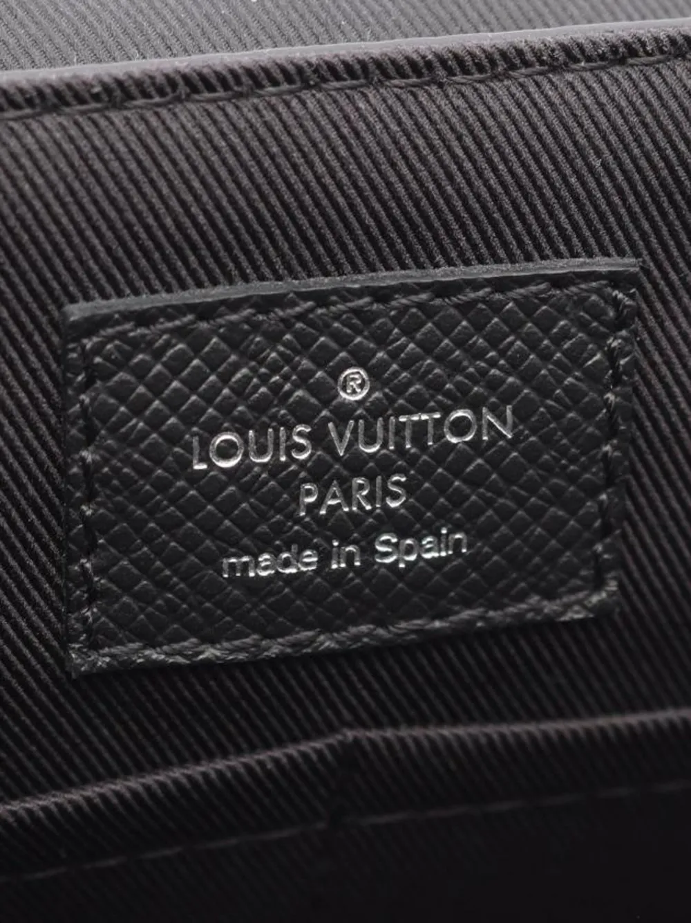 Pre-owned Louis Vuitton 2021s Taigarama Messenger Bag In Black