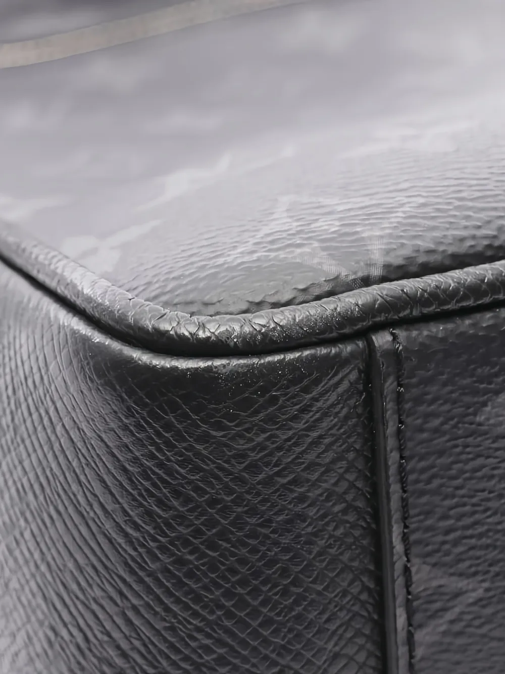 Pre-owned Louis Vuitton 2021s Taigarama Messenger Bag In Black