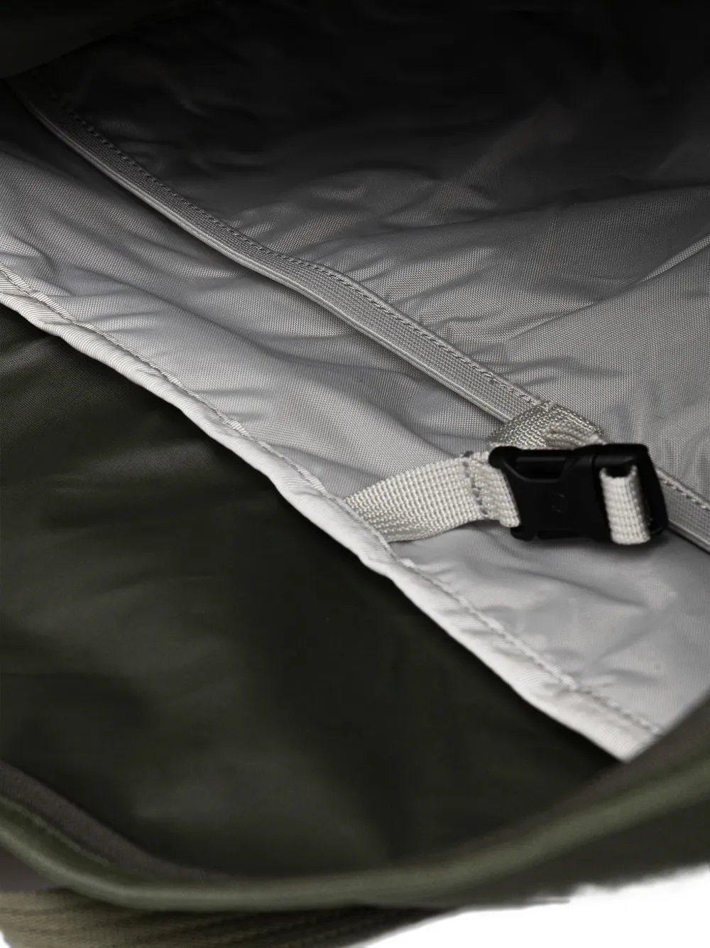 Fjall Raven High Coast 30 Adjustable-strap Tote Bag In Green