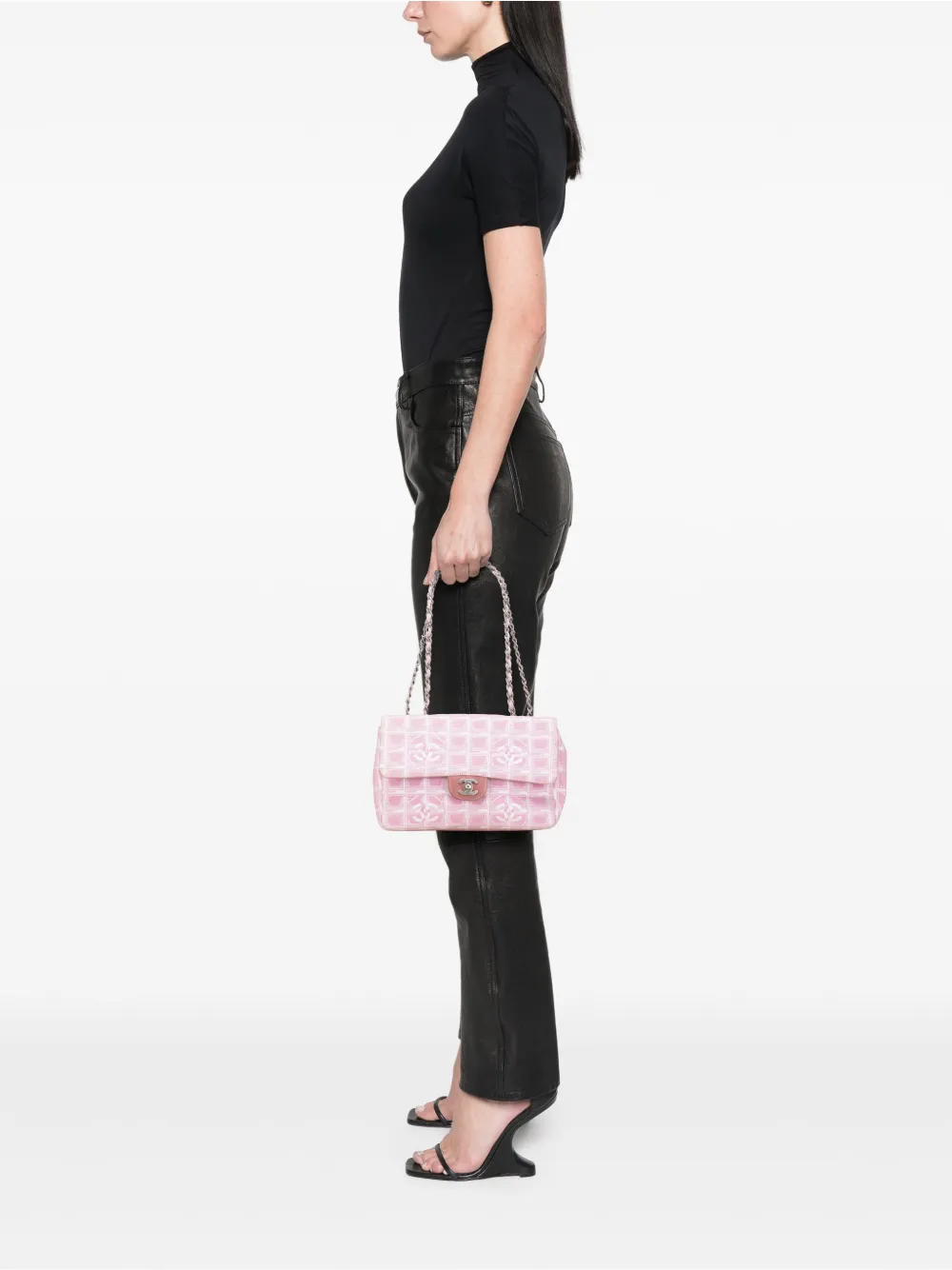 CHANEL Pre-Owned 2000-2002 Medium New Travel Line Nylon Single Flap shoulder bag | Pre-Owned | Image 2
