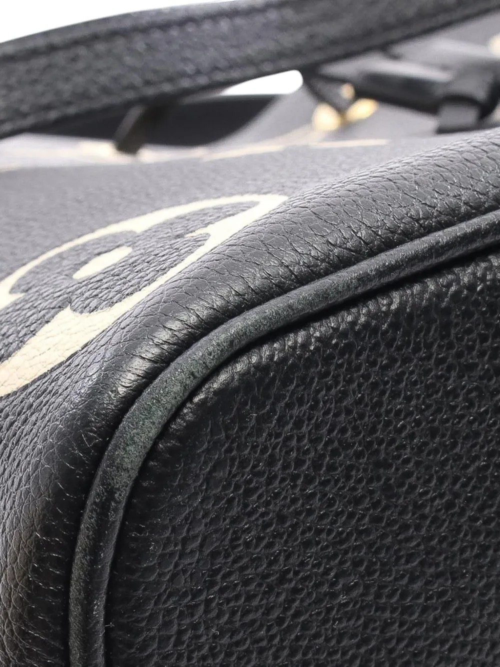 Louis Vuitton Pre-Owned 2021-2025 Monogram Giant Bicolor Empreinte Neonoe MM bucket bag | Pre-Owned | Image 2