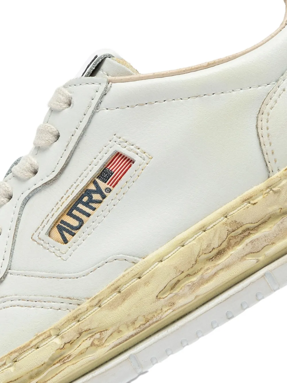 General Scale. Medalist sneakers Wit