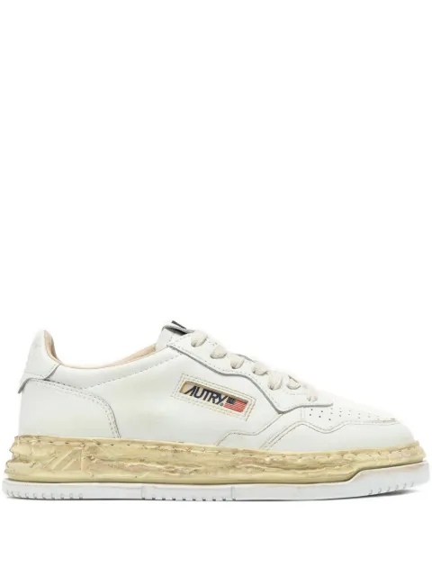 General Scale. Medalist sneakers