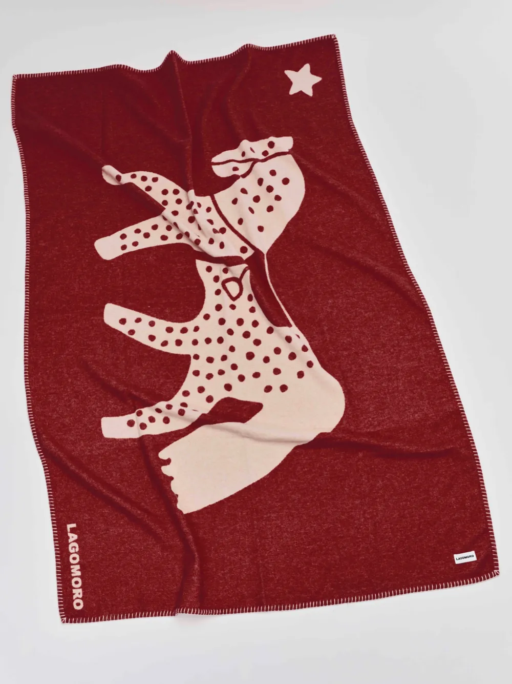 Lagomoro Stitched Graphic Pascal Blanket In Red