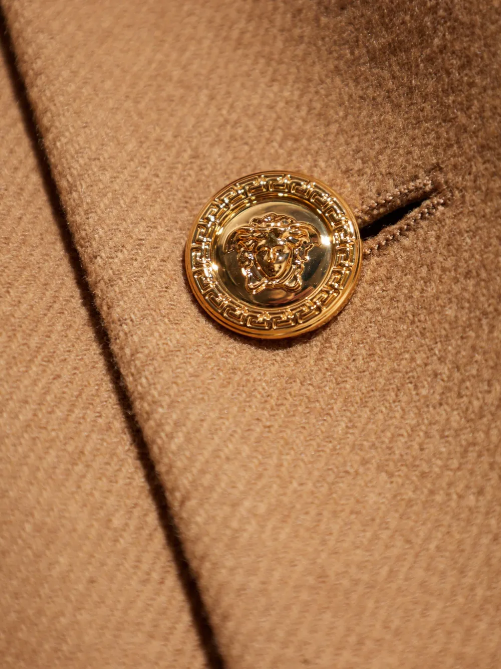 Versace Jas met dubbele rij knopen Beige