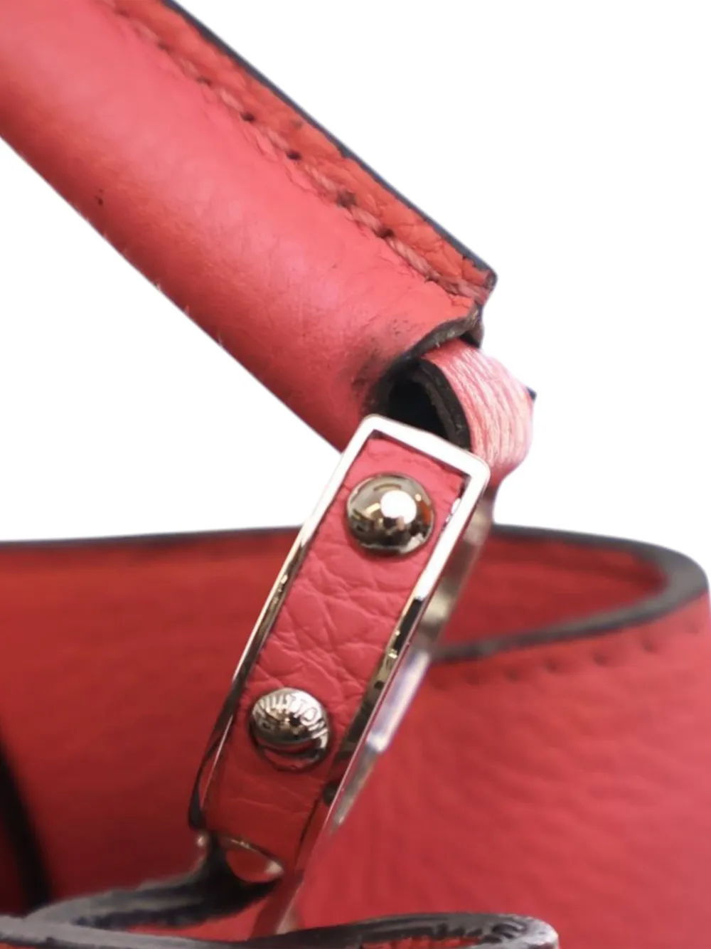 Pre-owned Louis Vuitton 2014 Taurillon Capucines Mm Satchel In Pink