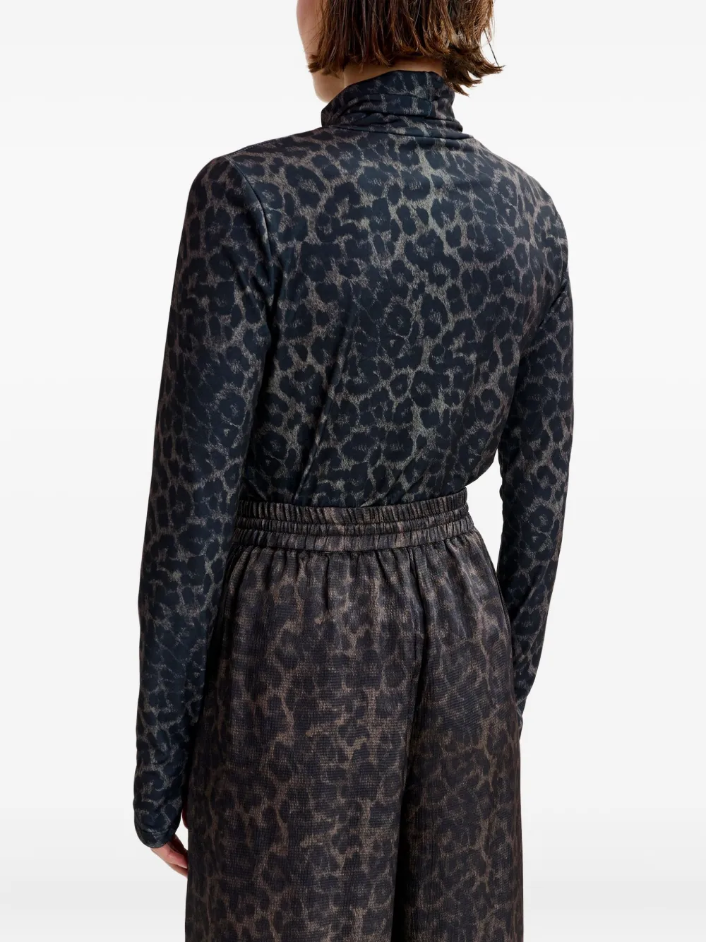 Essentiel Antwerp Isperenza Leopard-print Thumb-hole T-shirt In Black
