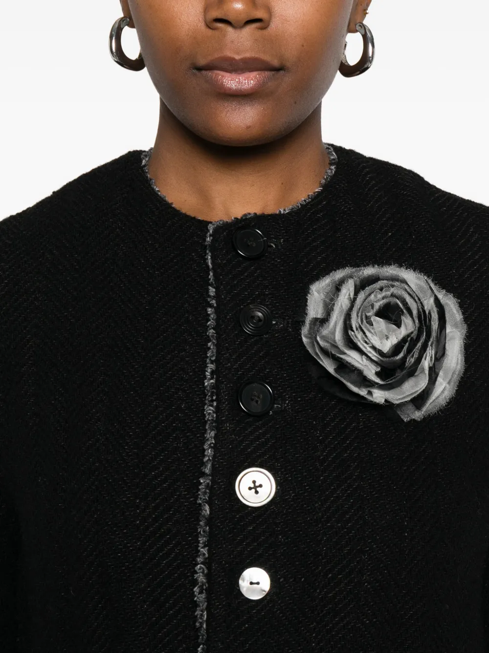 A Tentative Atelier Flower-appliqué Fitted Jacket In Black