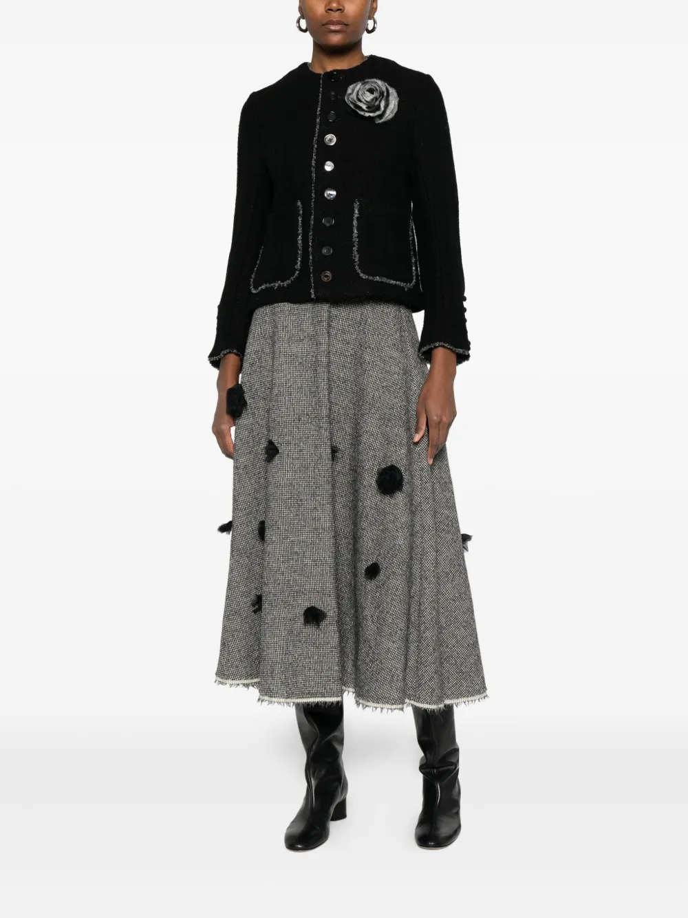 A Tentative Atelier Flower-appliqué Fitted Jacket In Black