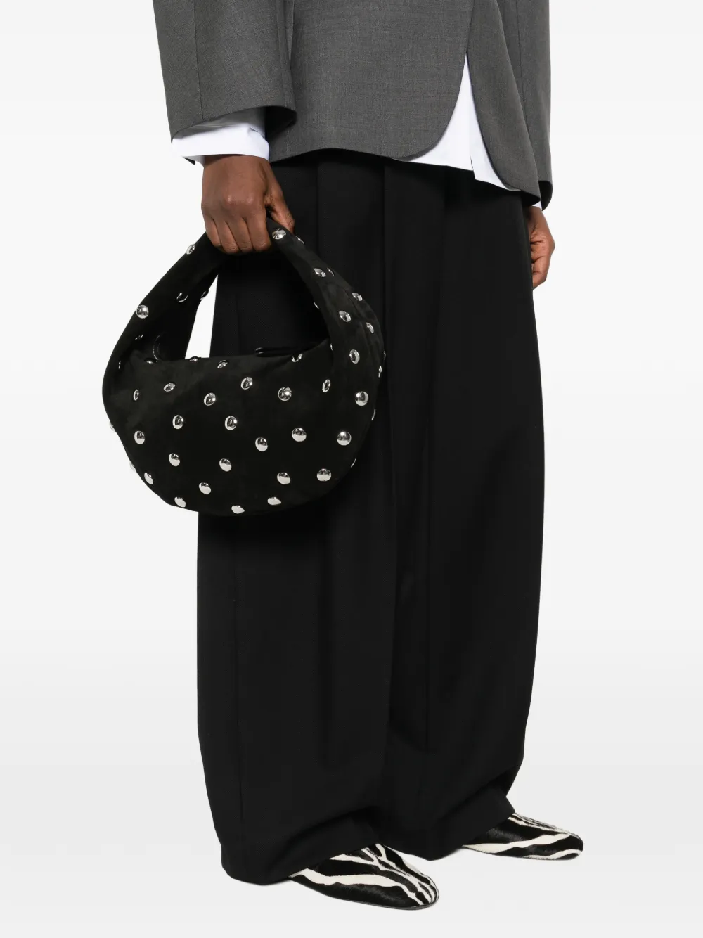 KHAITE Olivia Hobo medium shopper met studs - Zwart