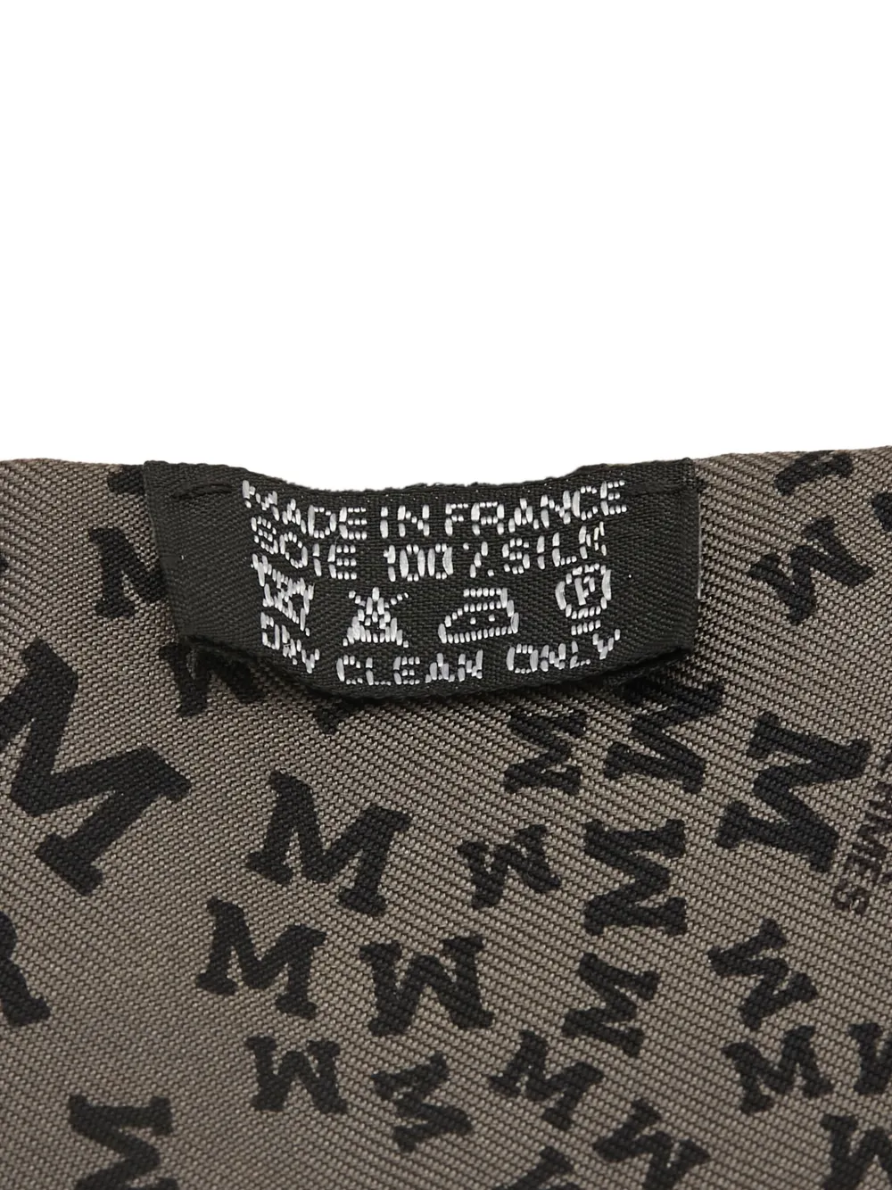 Hermès Pre-Owned 1999-2007 Scattered Letters Silk Twilly Scarf scarves | Image 2