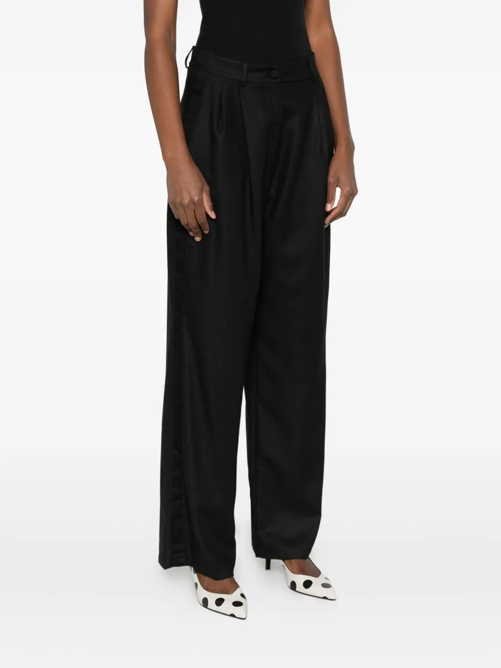 Maison Hotel Sinatra Tailored Trousers In Black