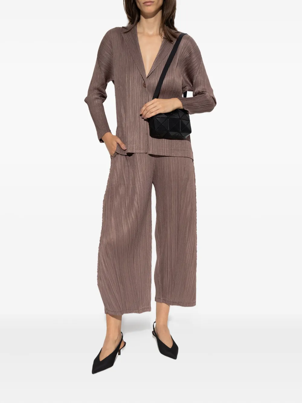 Pleats Please Issey Miyake pleated trousers - Bruin
