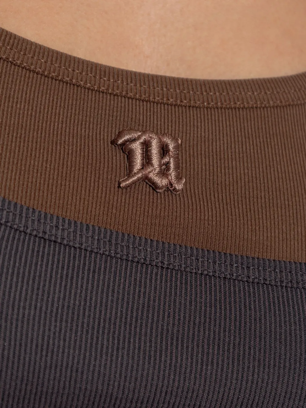 MISBHV Gelaagde tanktop met borduurwerk Grijs