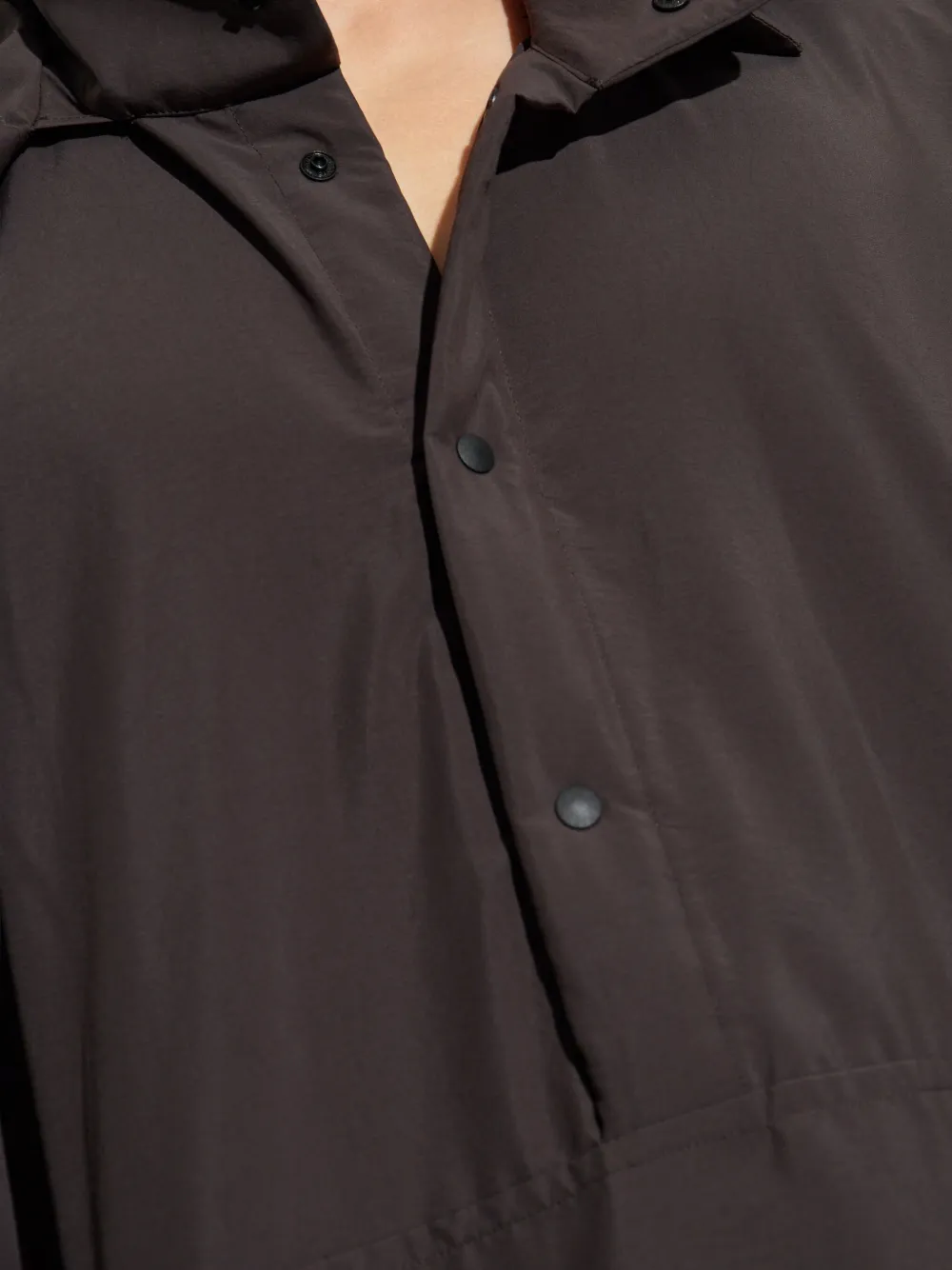 Homme Plissé Issey Miyake Jack met capuchon Bruin