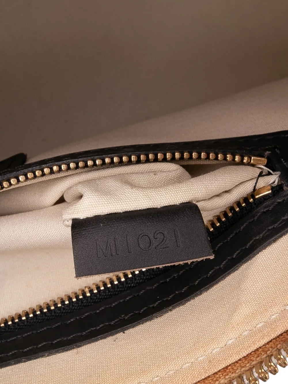 Pre-owned Louis Vuitton 2001 Monogram Mini Lin Alma Horizontal Handbag In Gray