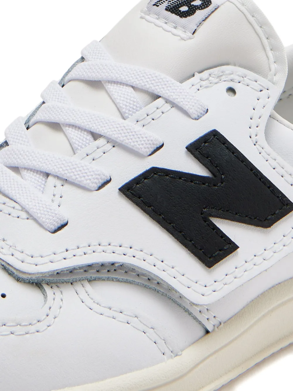 New Balance Logo-patch Sneakers In White
