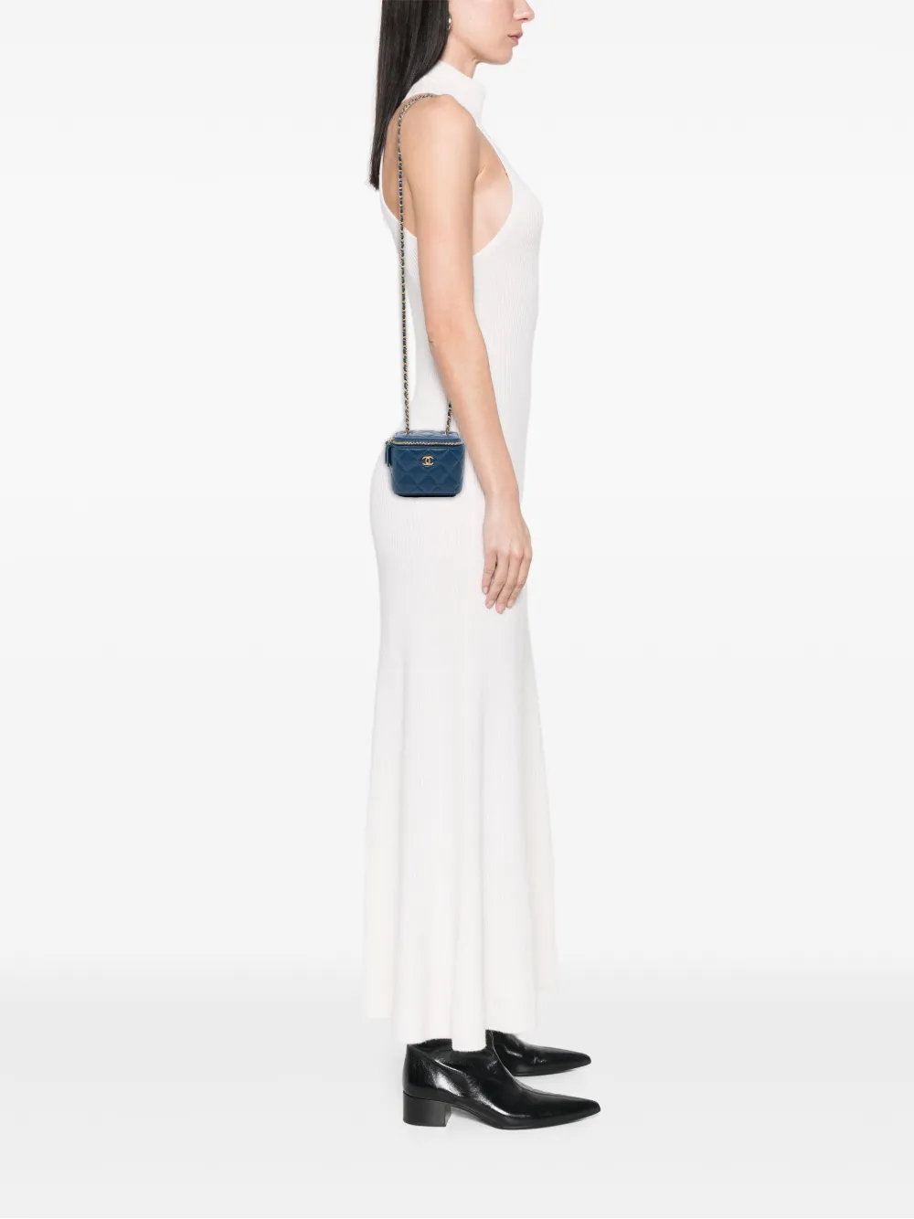 CHANEL Pre-Owned 2020 Mini Quilted Lambskin Pearl Crush Vanity Case With Chain crossbody bag | Pre-Owned | Image 2