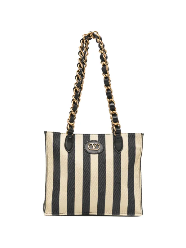 Valentino Garavani Vロゴ ショルダーバッグ | ブラック | FARFETCH JP