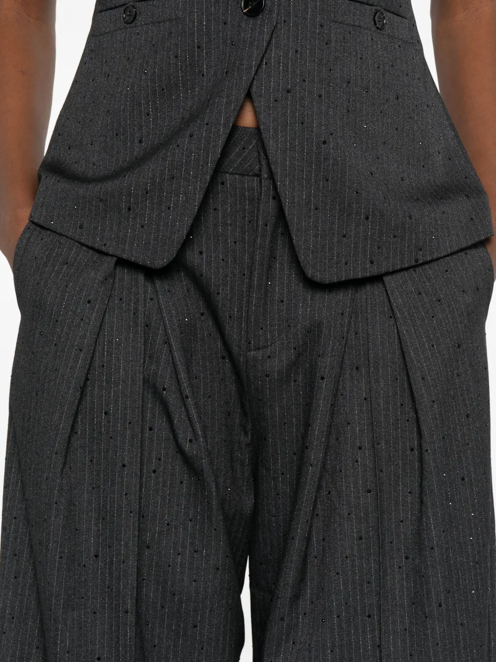 suncoo Pak met krijtstreep en enkele rij knopen Grijs