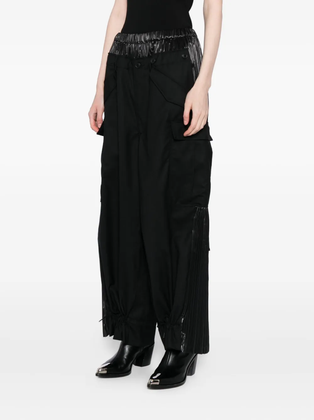 Junya Watanabe Broek met geplooid vlak en cargo zak Zwart