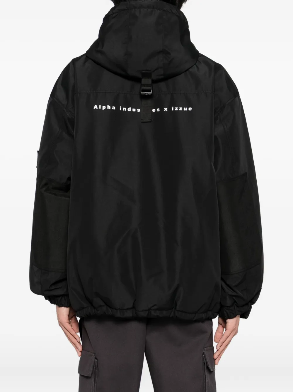 izzue Gewatteerd jack met capuchon Zwart