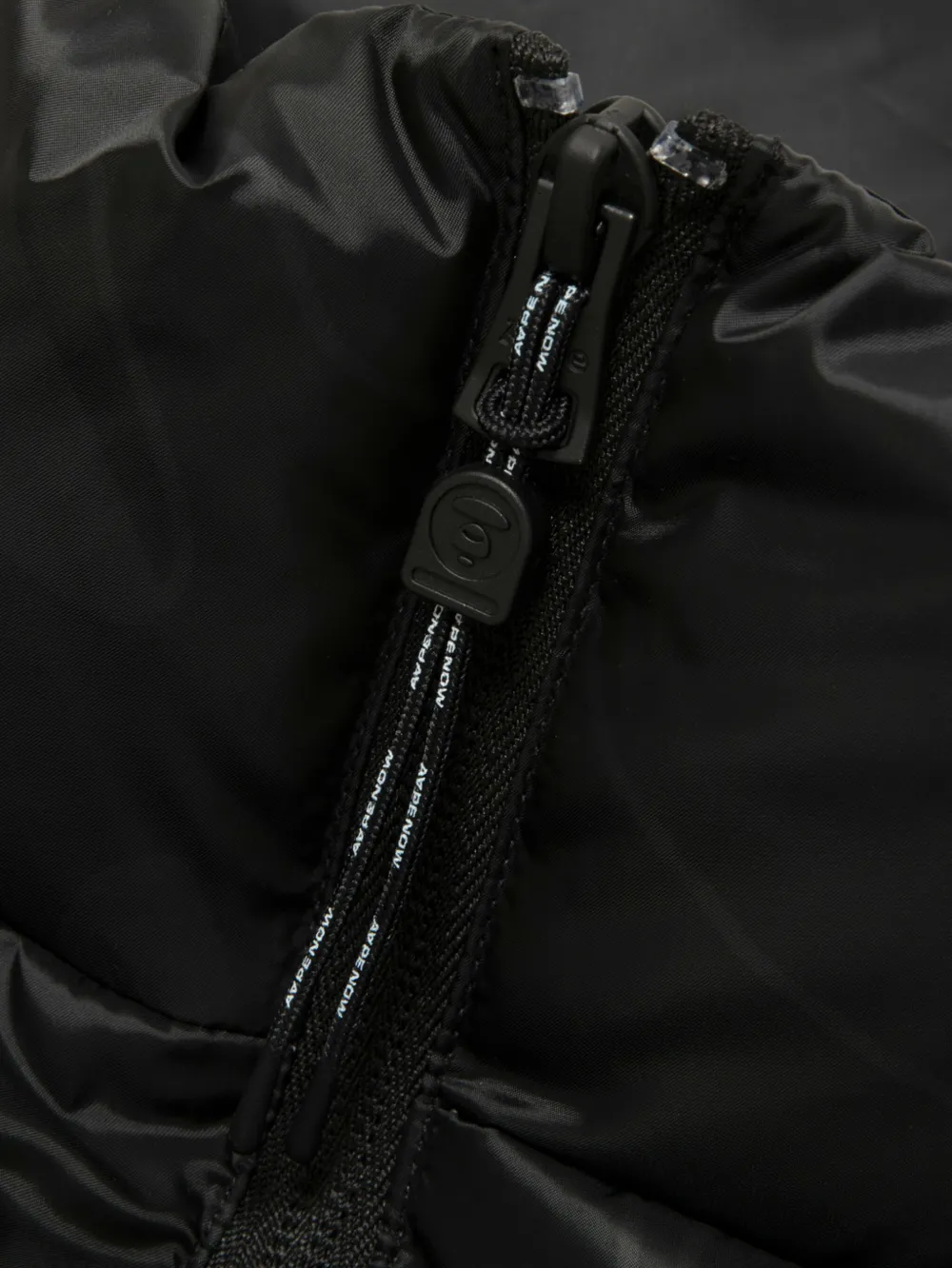 AAPE BY *A BATHING APE Donsjack met logo Zwart